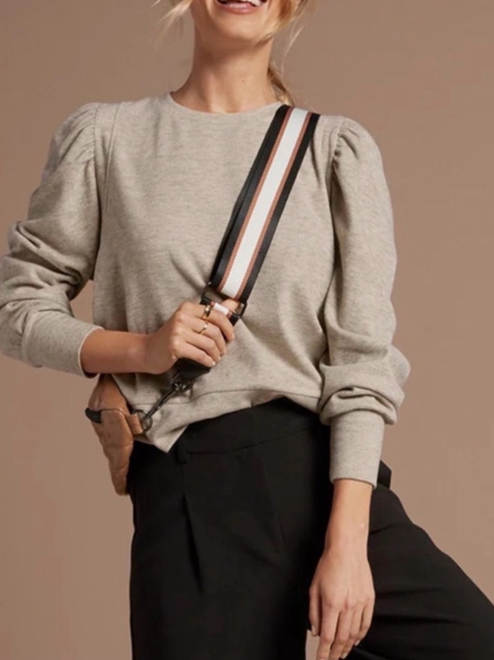 EVEREVE Stacy Pullover Top in Heather Oatmeal Puff‎ Shoulders size Small